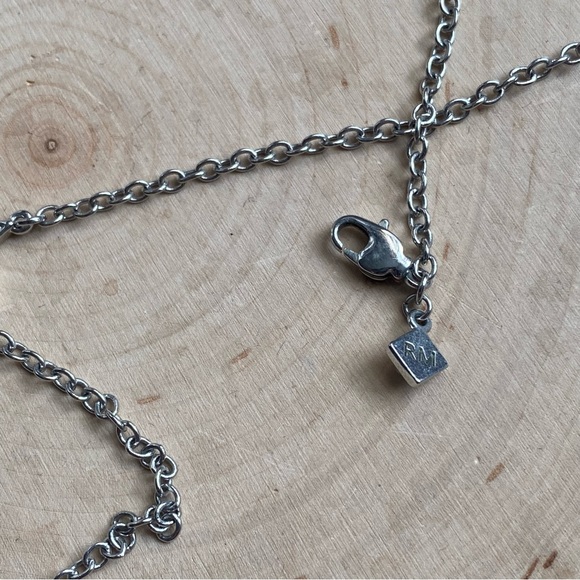 VTG- Roman- Y Lariat with Sparkling Stars on silver colored dainty chain - Picture 7 of 10